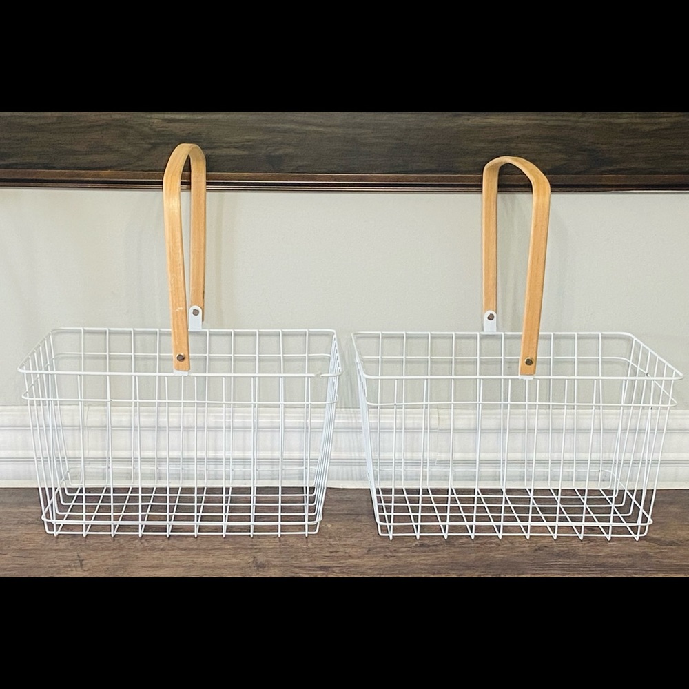 Set of 2 White Wire Baskets